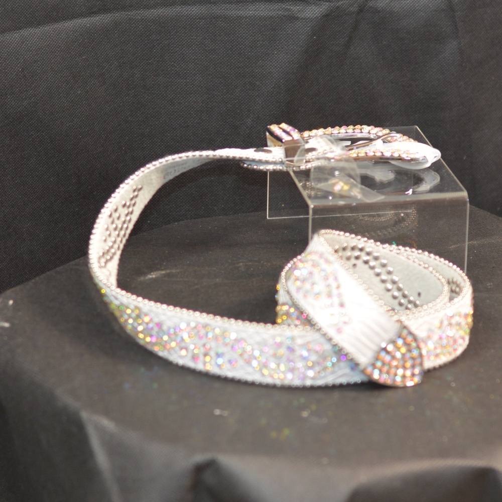 White Rhinestone Leather Belt M/L NWT - Picture 7 of 15